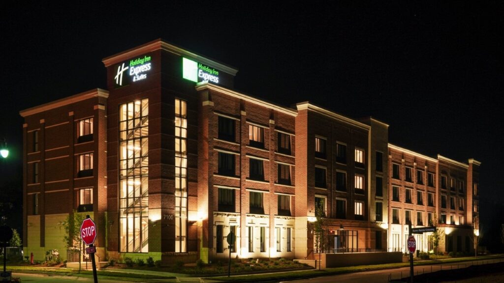 The exterior of the Holiday Inn Express & Suites Franklin Berry Farms