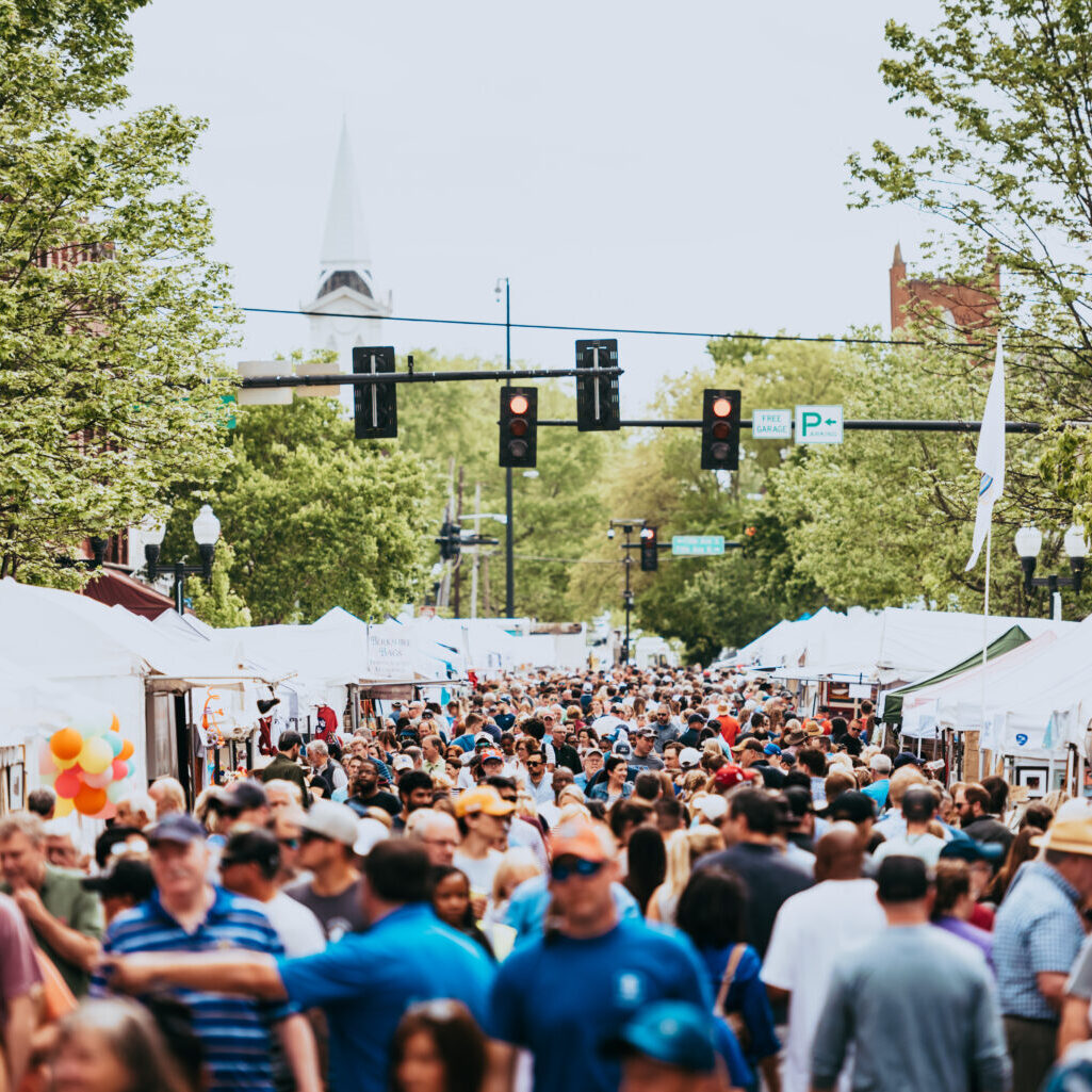 Main Street Festival in downtown Franklin, Tennessee. Courtesy of Visit Franklin.
